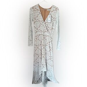 Beautiful lace maxi dress white v neck Guess size 4